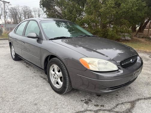 2002 Ford Taurus SE