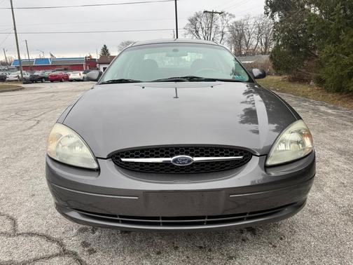 2002 Ford Taurus SE