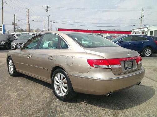 Gold 2007 Hyundai Azera Limited