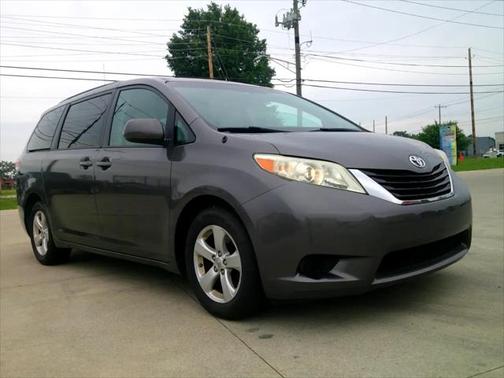 2012 Toyota Sienna LE