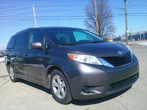2012 Toyota Sienna LE