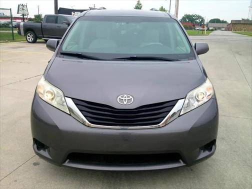2012 Toyota Sienna LE