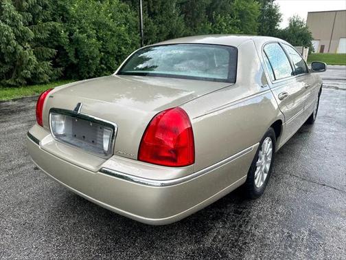 2006 Lincoln Town Car Signature