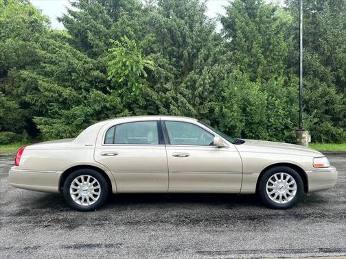 2006 Lincoln Town Car Signature