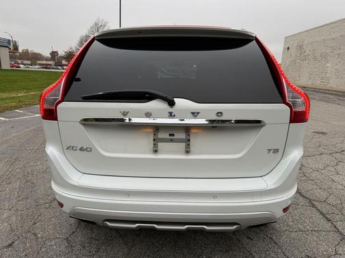 2017 Volvo XC60 T5 Dynamic