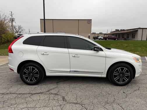 2017 Volvo XC60 T5 Dynamic