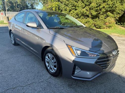 2020 Hyundai ELANTRA SE
