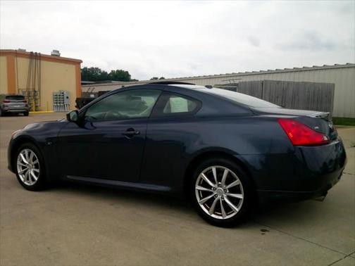 2015 INFINITI Q60 Base