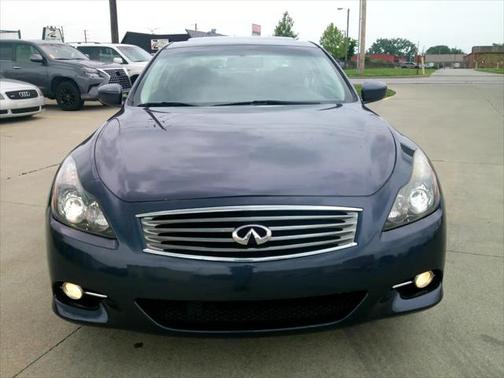 2015 INFINITI Q60 Base