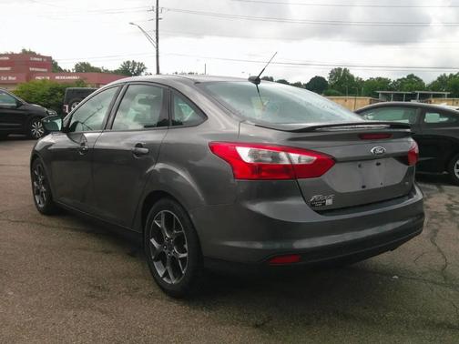 Sterling Gray Metallic 2014 Ford Focus SE