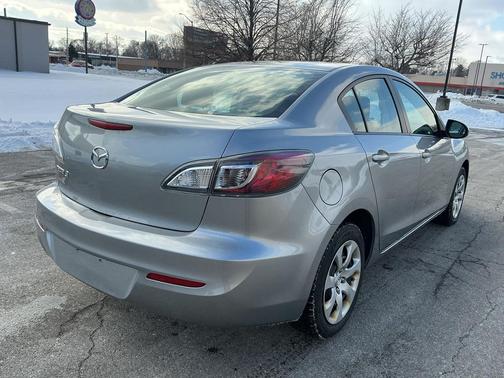 2013 Mazda Mazda3 i Sport