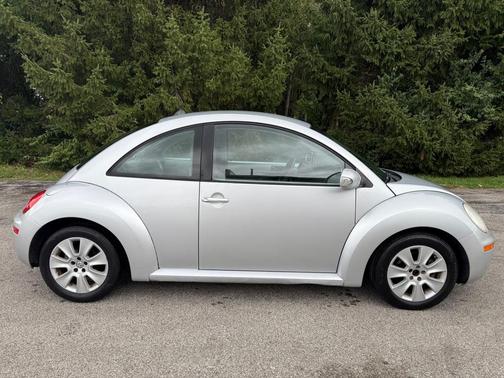 2008 Volkswagen New Beetle S