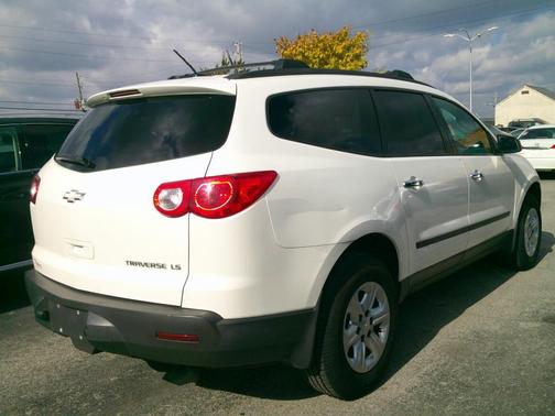 2011 Chevrolet Traverse LS