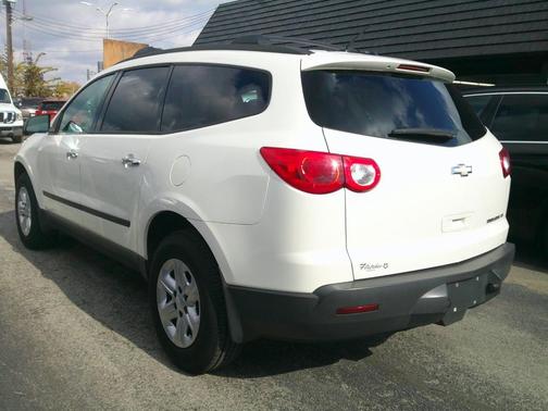 2011 Chevrolet Traverse LS