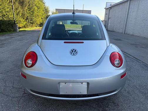 2008 Volkswagen New Beetle S