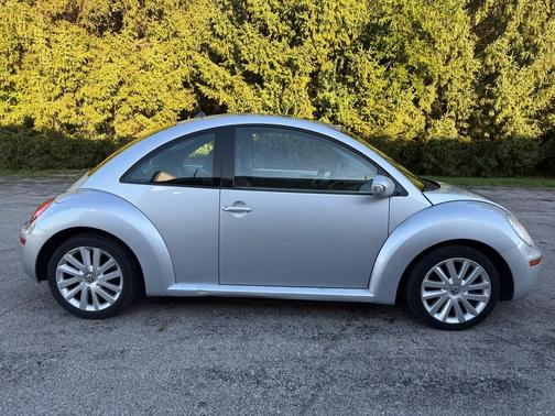 2008 Volkswagen New Beetle S