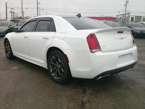 2017 Chrysler 300 S