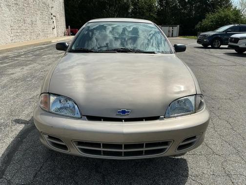 Mayan Gold Metallic 2002 Chevrolet Cavalier Base