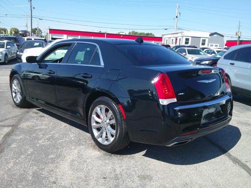 2015 Chrysler 300 Limited