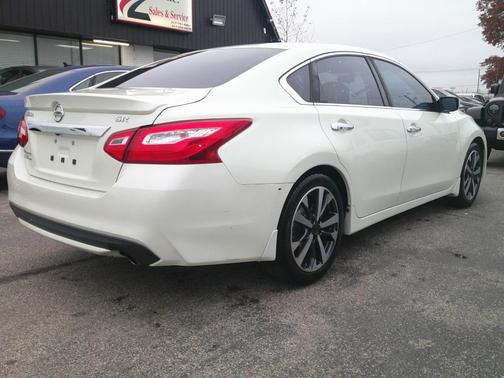 2016 Nissan Altima 2.5 SR