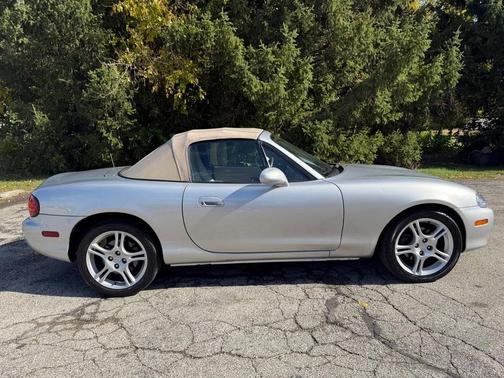 2004 Mazda MX-5 Miata LS