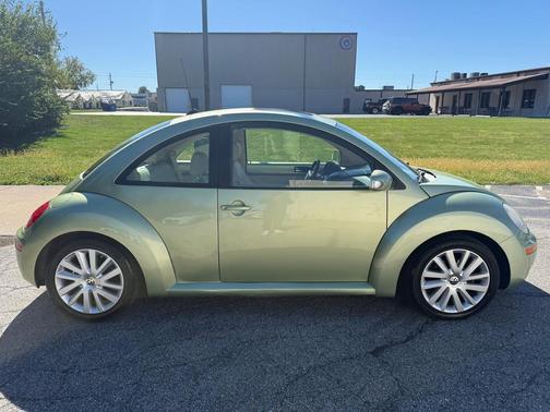 2008 Volkswagen New Beetle S