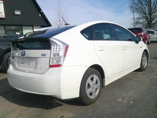 2010 Toyota Prius III