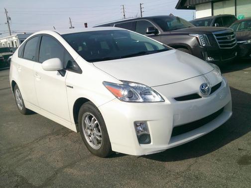 2010 Toyota Prius III