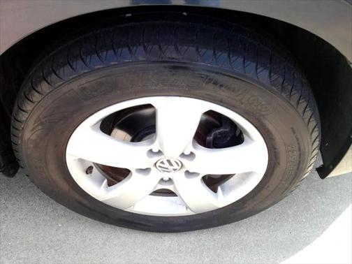 2009 Volkswagen Routan SE
