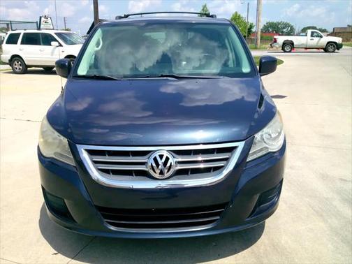 2009 Volkswagen Routan SE