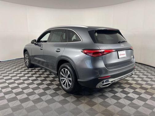 Selenite Grey Metallic 2023 Mercedes-Benz GLC 300 4MATIC