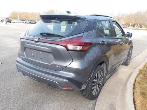 2024 Nissan Kicks SR