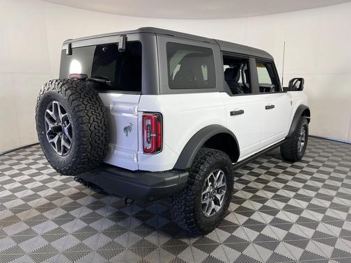 2022 Ford Bronco Badlands