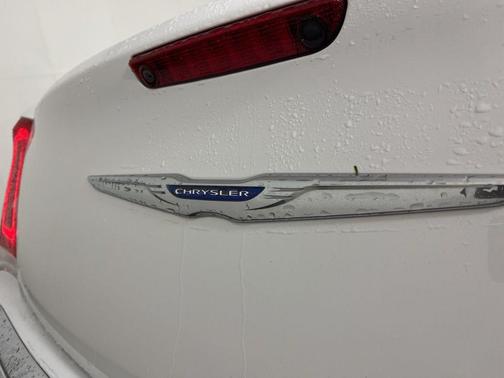 2018 Chrysler 300 Touring