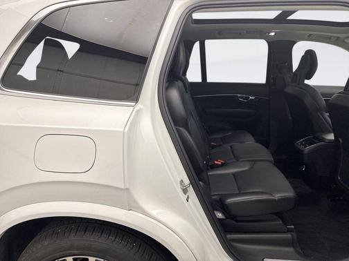 2020 Volvo XC90 T5 Momentum