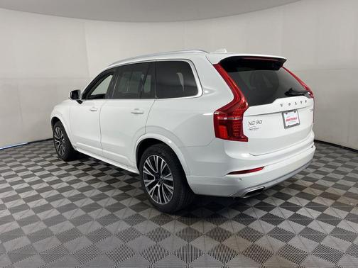 2020 Volvo XC90 T5 Momentum