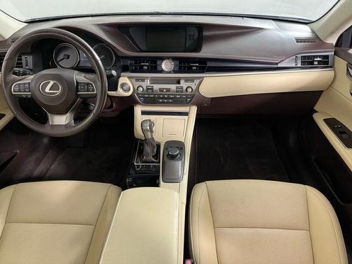 2016 Lexus ES 350 Base