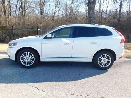 2016 Volvo XC60 T5 Drive-E Premier