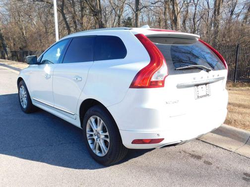 2016 Volvo XC60 T5 Drive-E Premier