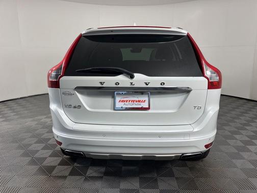 2016 Volvo XC60 T5 Drive-E Premier