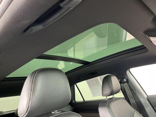 2021 Volkswagen Atlas Cross Sport 3.6L V6 SE w/Technology R-Line