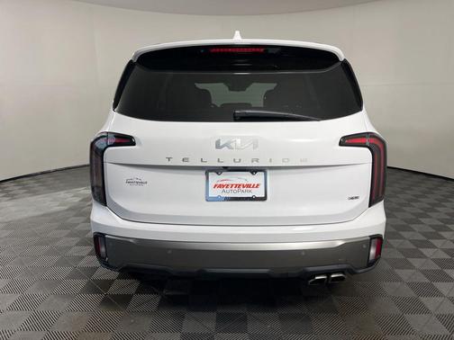Glacial White Pearl 2025 Kia Telluride SX Prestige