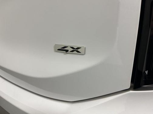 Glacial White Pearl 2025 Kia Telluride SX Prestige