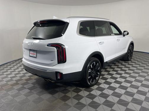 Glacial White Pearl 2025 Kia Telluride SX Prestige