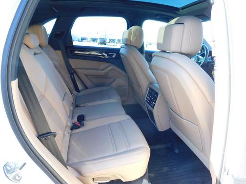 2019 Porsche Cayenne Cayenne