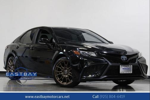 Midnight Black Metallic 2023 Toyota Camry SE