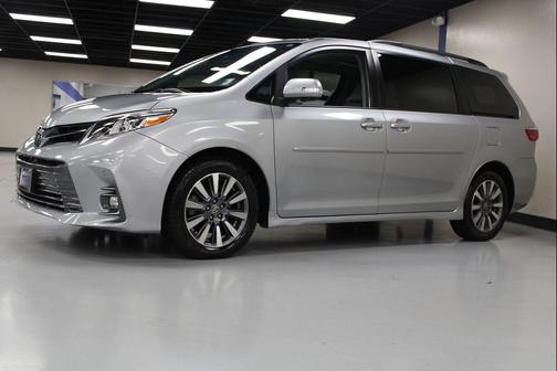2020 Toyota Sienna Limited Premium