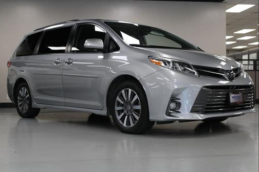 2020 Toyota Sienna Limited Premium