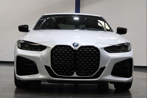 Mineral White Metallic 2022 BMW M440 i