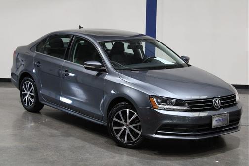 Platinum Gray Metallic 2017 Volkswagen Jetta 1.4T SE